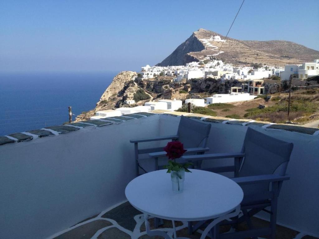 Kifines Suites Folegandros Town Exterior foto